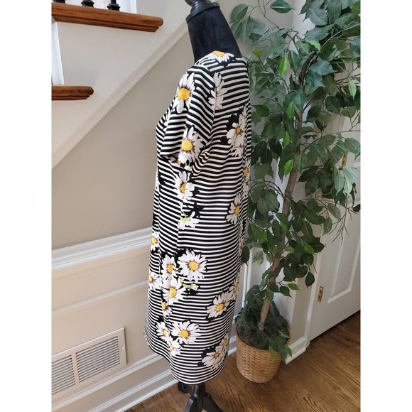 Violet b. Women Black & White Round Neck Short Sleeve Knee Length Dress Medium - Picture 6 of 12